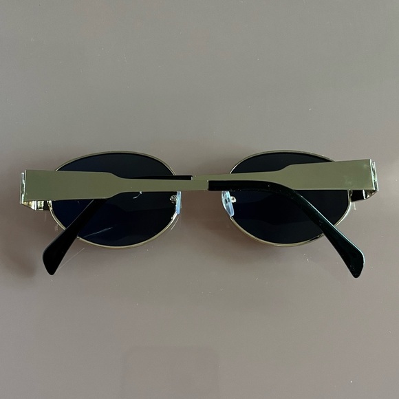 🕶️ Trendy Gold Metal Frame Sunglasses ✨ - Picture 2 of 7